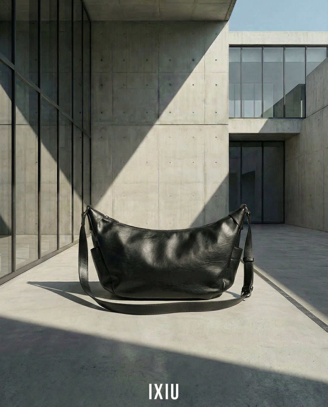 【都会の艶】プレミアムPUレザー・ムーンメッセンジャー（韓国ミニマル）